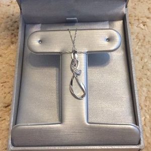 10k White gold & Diamond Necklace